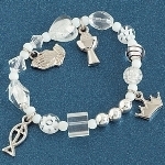 The story bracelet of the Apostles Creed packaged for a first communion is a meaningful gift idea to give to the special little girl making her communion. Each bead guides you through the Apostles Creed. 